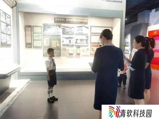 被簪花少年陈鋆霖圈粉！“能够为家乡代言，我很高兴。”