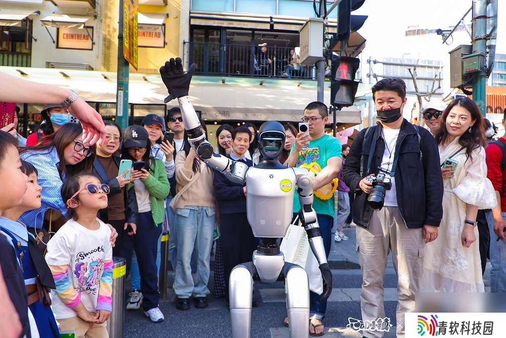 心动小镇又双叒叕和600号联动了？！”春日派对“快闪落地上海大学路！
