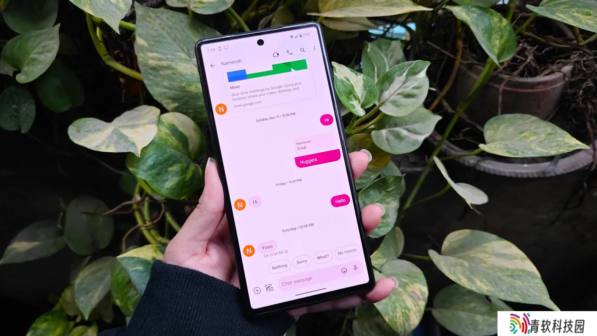 谷歌 Messages 信息应用获更新，使用不同配色区分 RCS 消息和传统 SMS 短信