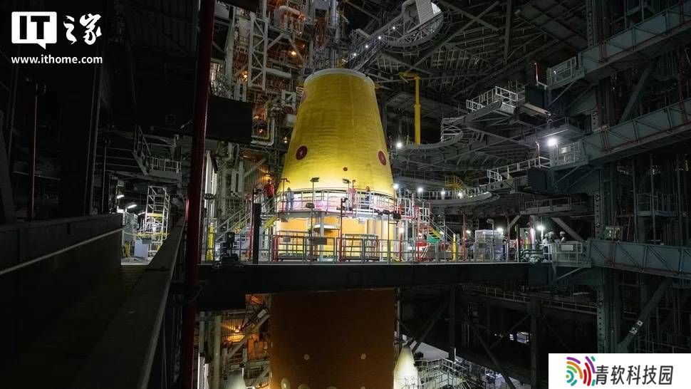 NASA阿尔忒弥斯2号：火箭组装冲刺，载人绕月飞行2026年启航？
