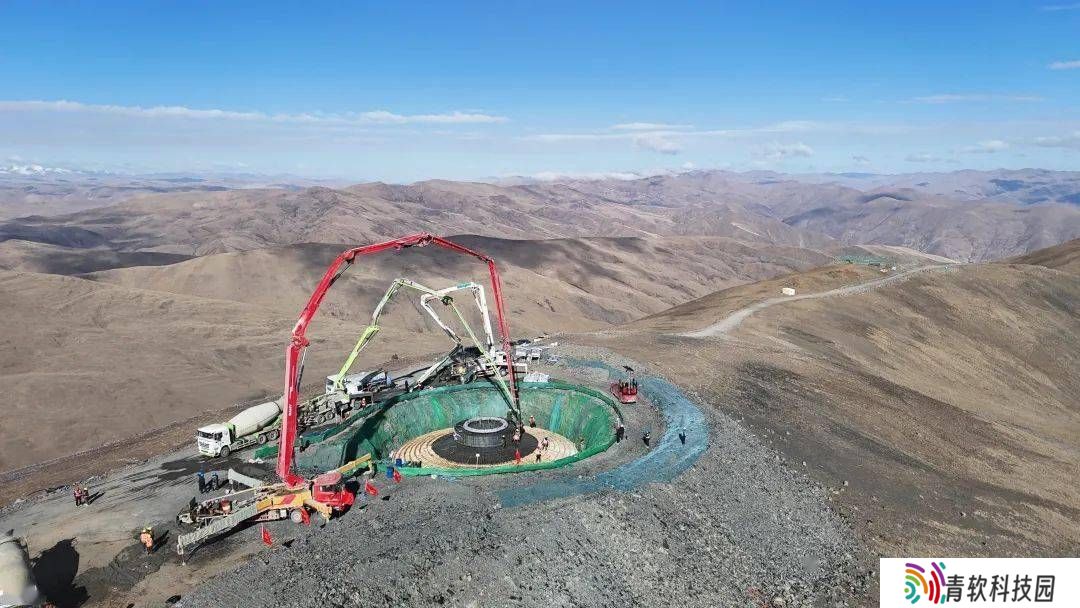 世界之巅！西藏5370米风电项目3号风机基础浇筑成功