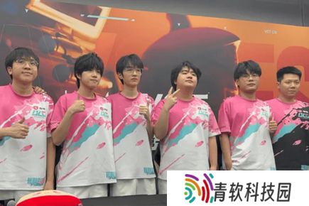 whzy：康康是很想赢的选手，我知道这失利对他来说打击很大