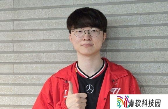 媒体人谈Faker祝贺Uzi：全球各赛区都恭喜 只有我们这里环境特殊