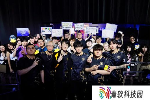 晋级大师赛八强！WOL发布合照：再下一城！