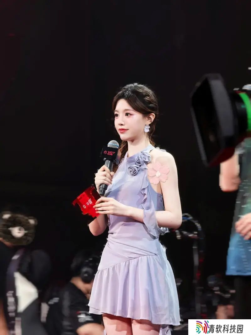 主持一意晒照：夏天的无畏竞技场&amp;在大家的镜头里越来越幸福