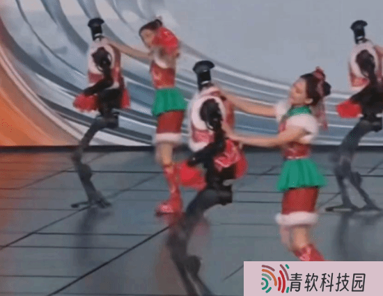 宇树机器人摔倒频发，王兴兴回应：春晚表现佳，马拉松摔倒是何因？